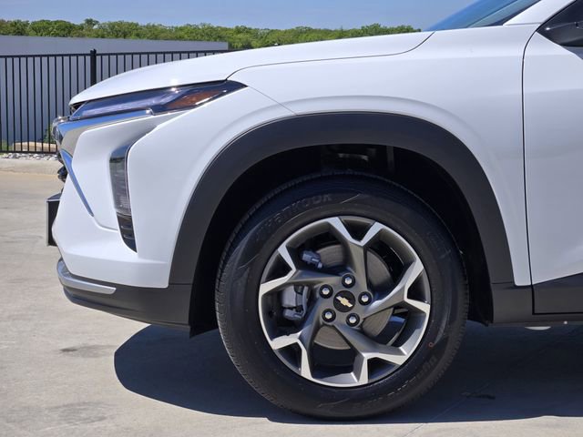 New 2026 Chevrolet Trax LT w/ Driver Confidence Package FWD image 7