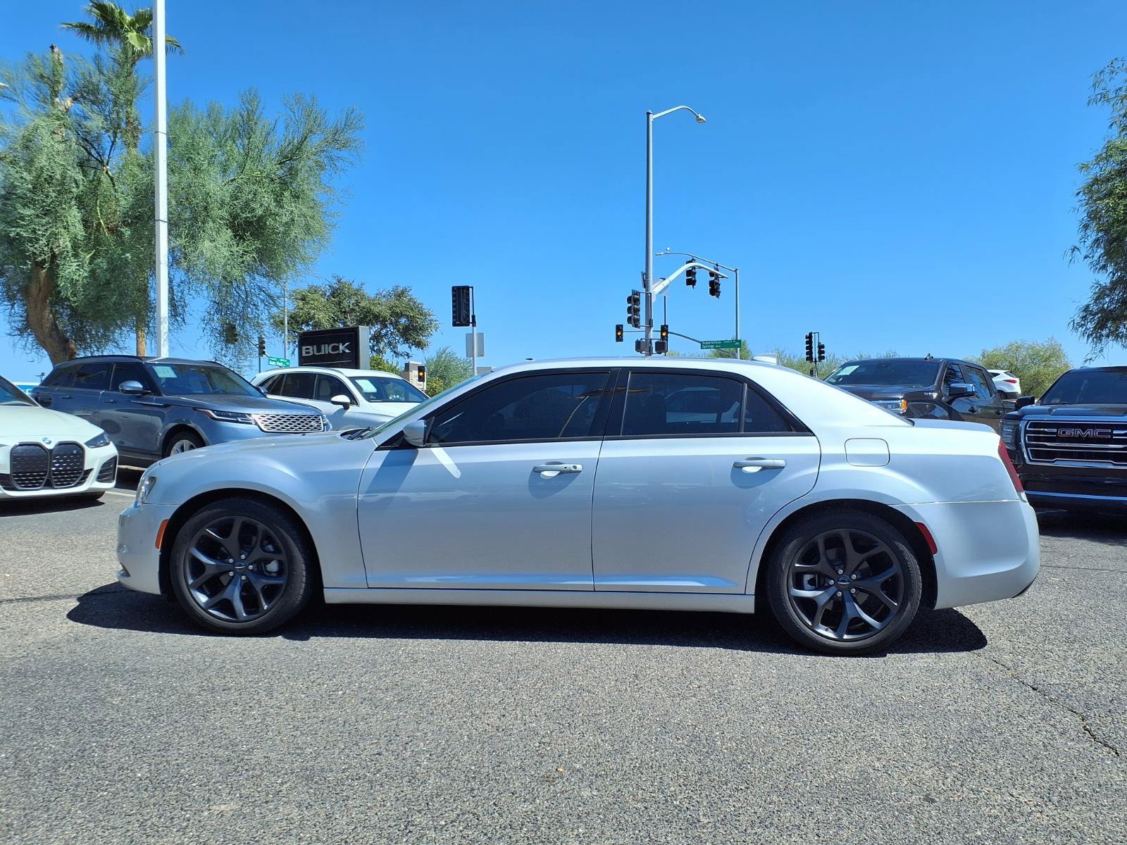 Used 2023 Chrysler 300 S w/ Comfort Group RWD image 9