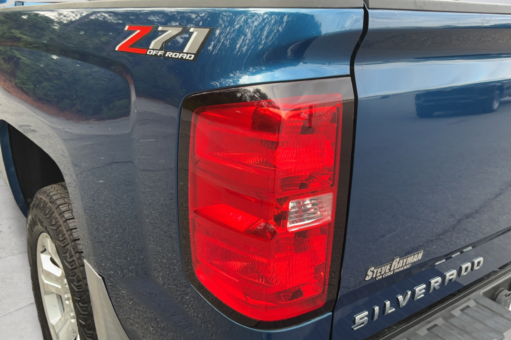 Used 2018 Chevrolet Silverado 1500 LT w/ All Star Edition AWD/4WD image 27