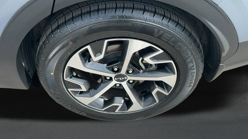 Certified 2023 Kia Sportage EX image 9
