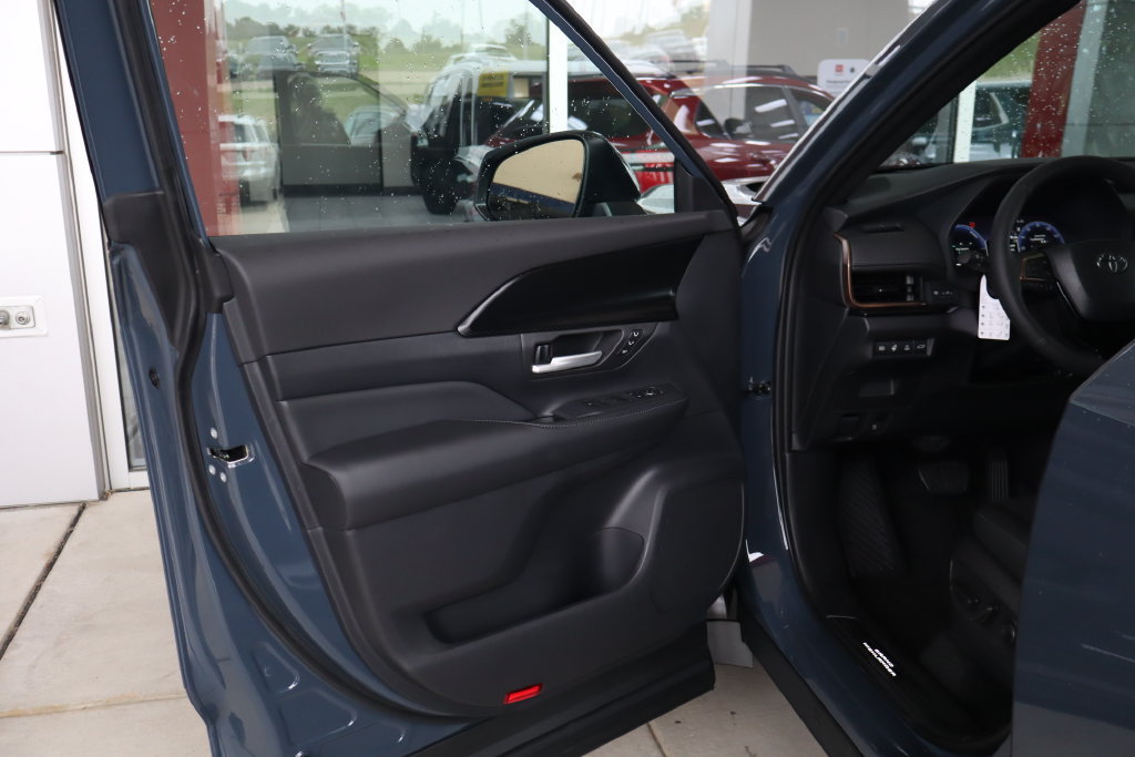 New 2026 Toyota Grand Highlander AWD Hybrid image 14