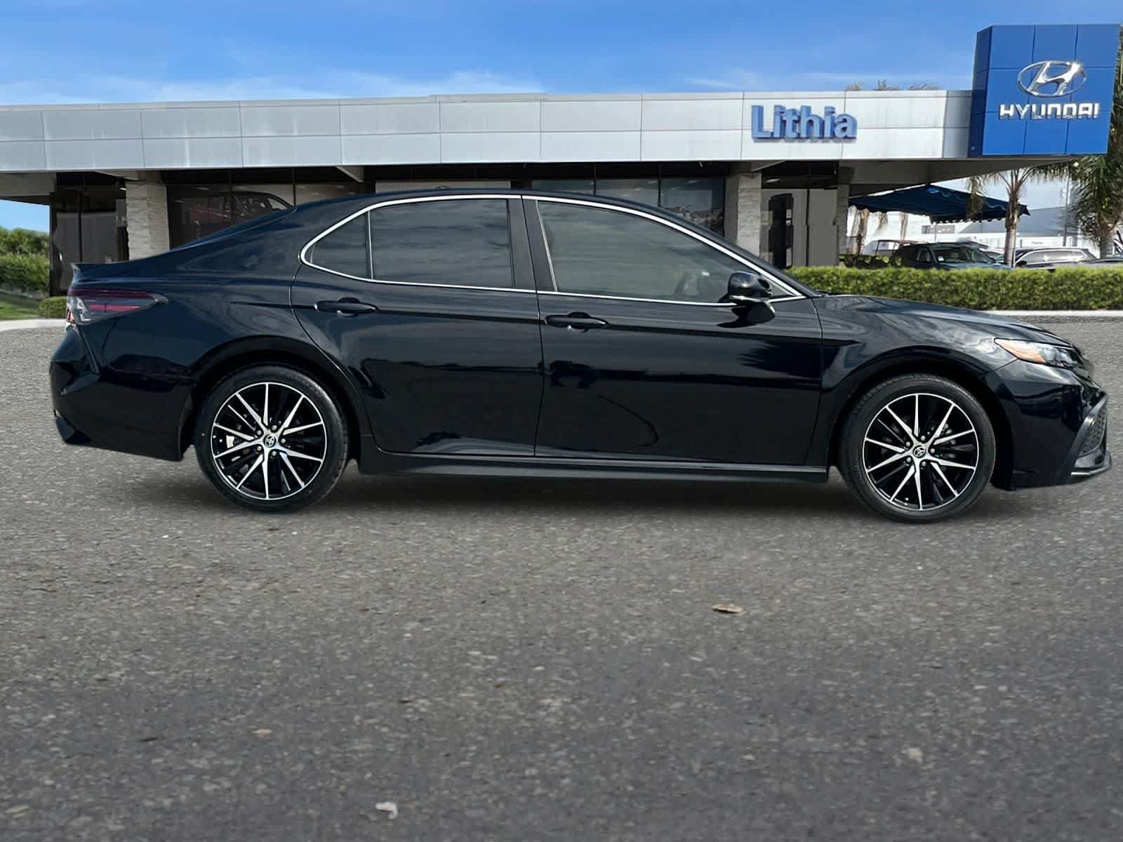 Used 2023 Toyota Camry SE w/ Cold Weather Package AWD/4WD image 9