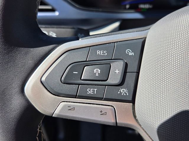 Used 2024 Volkswagen Taos SE image 28