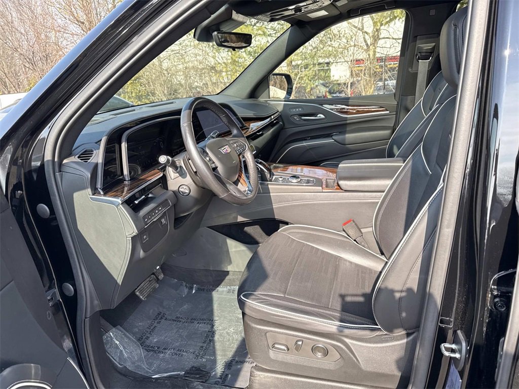 Used 2021 Cadillac Escalade Premium Luxury image 16