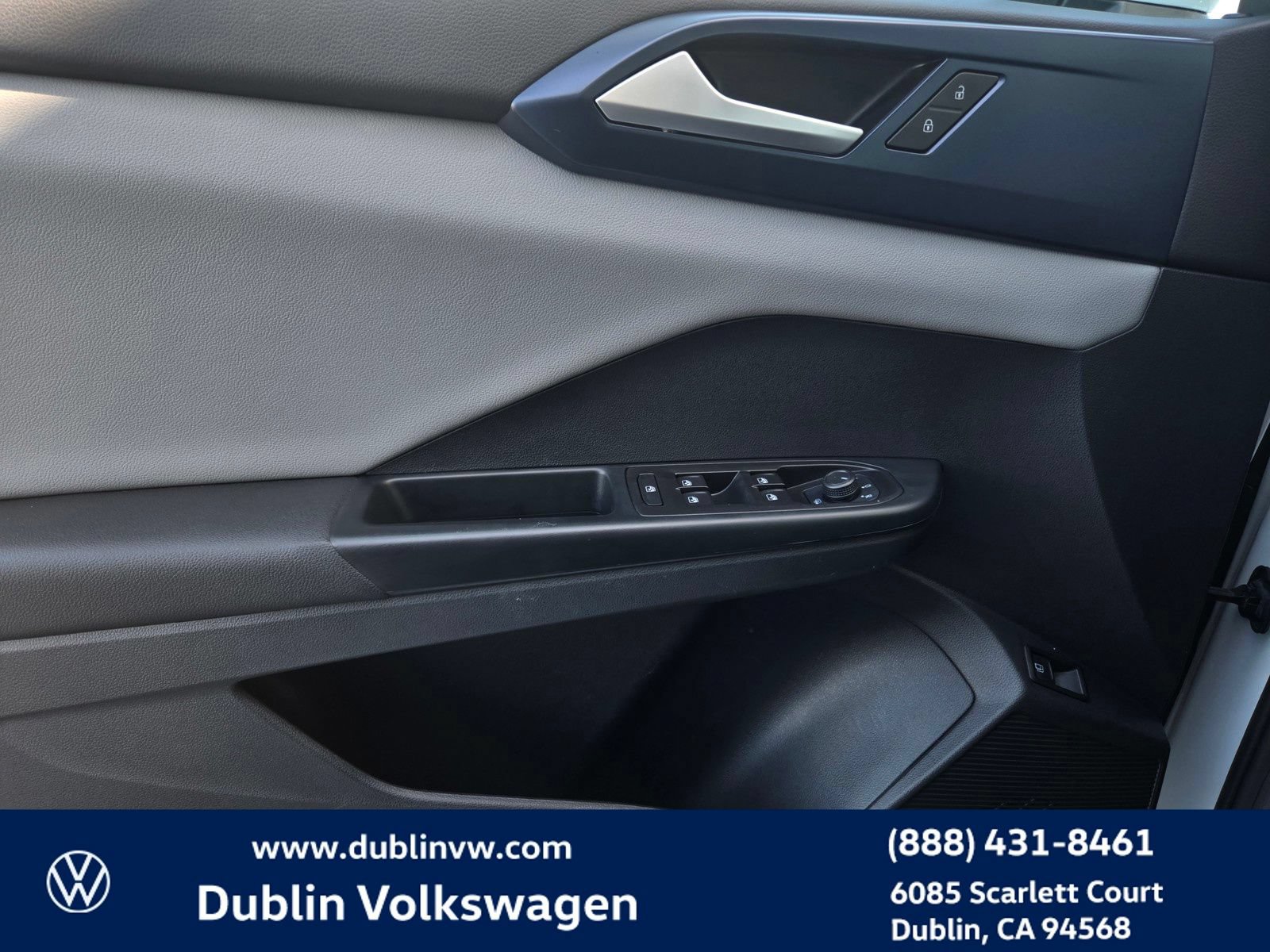 Certified 2023 Volkswagen Taos SE w/ Panoramic Sunroof Package AWD/4WD image 10