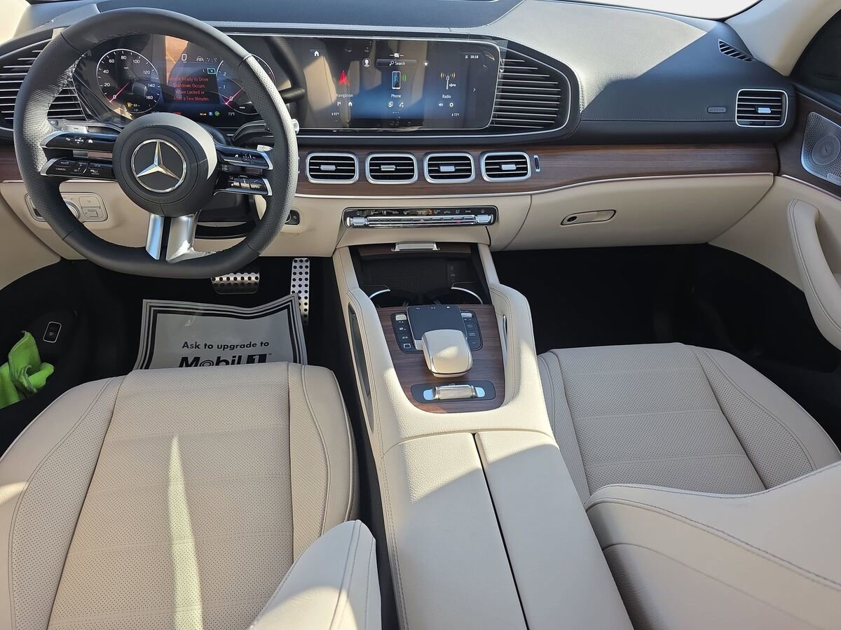 New 2026 Mercedes-Benz GLS 450 4MATIC image 9