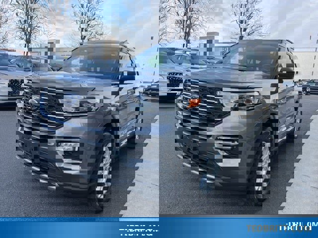 Certified 2023 Ford Explorer XLT w/ Equipment Group 202A image 3