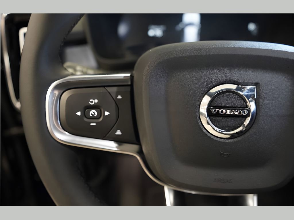 New 2025 Volvo EX40 Core w/ Climate Package image 13