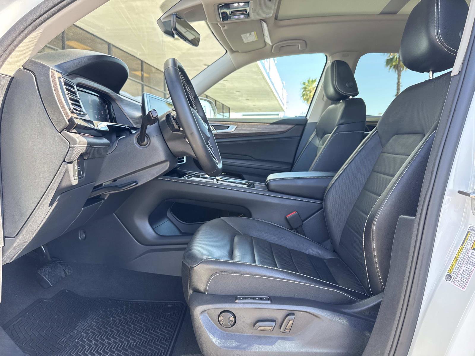 Certified 2025 Volkswagen Atlas SEL image 21