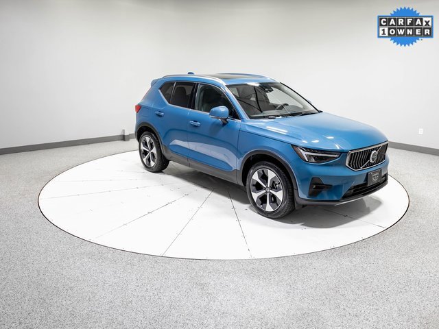Used 2025 Volvo XC40 B5 Plus image 25