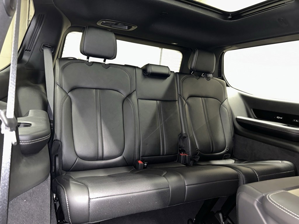 New 2024 Jeep Grand Wagoneer Series I w/ Convenience Group III image 10