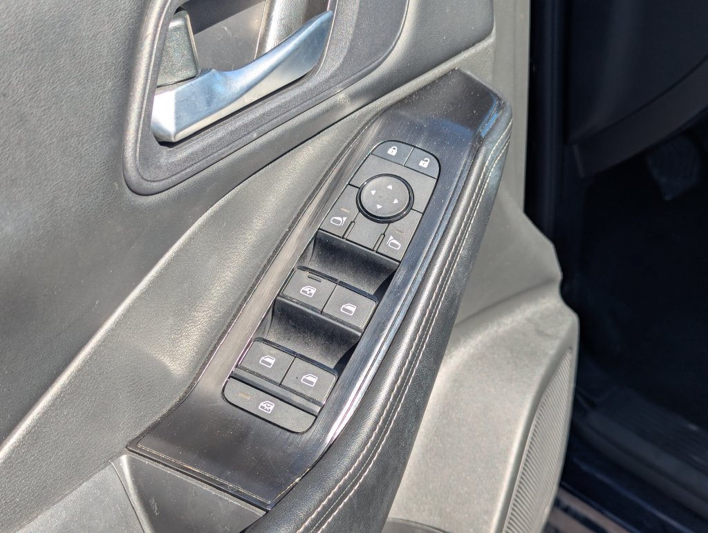Used 2025 Nissan Rogue SV AWD/4WD image 26