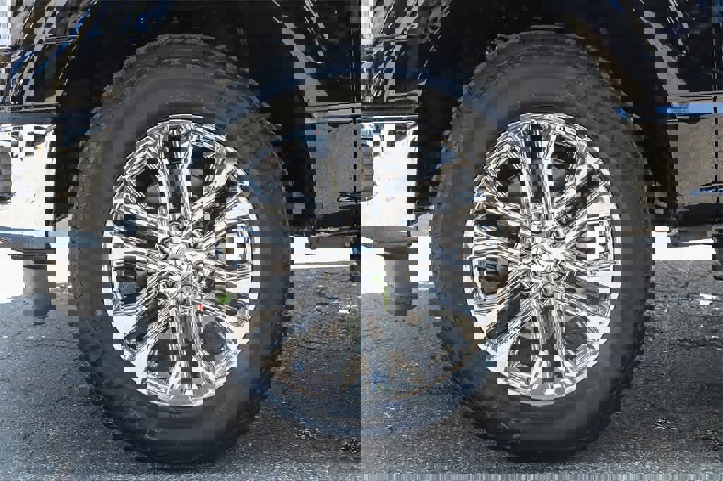 New 2025 Ford F150 Lariat w/ Equipment Group 501A Mid image 11