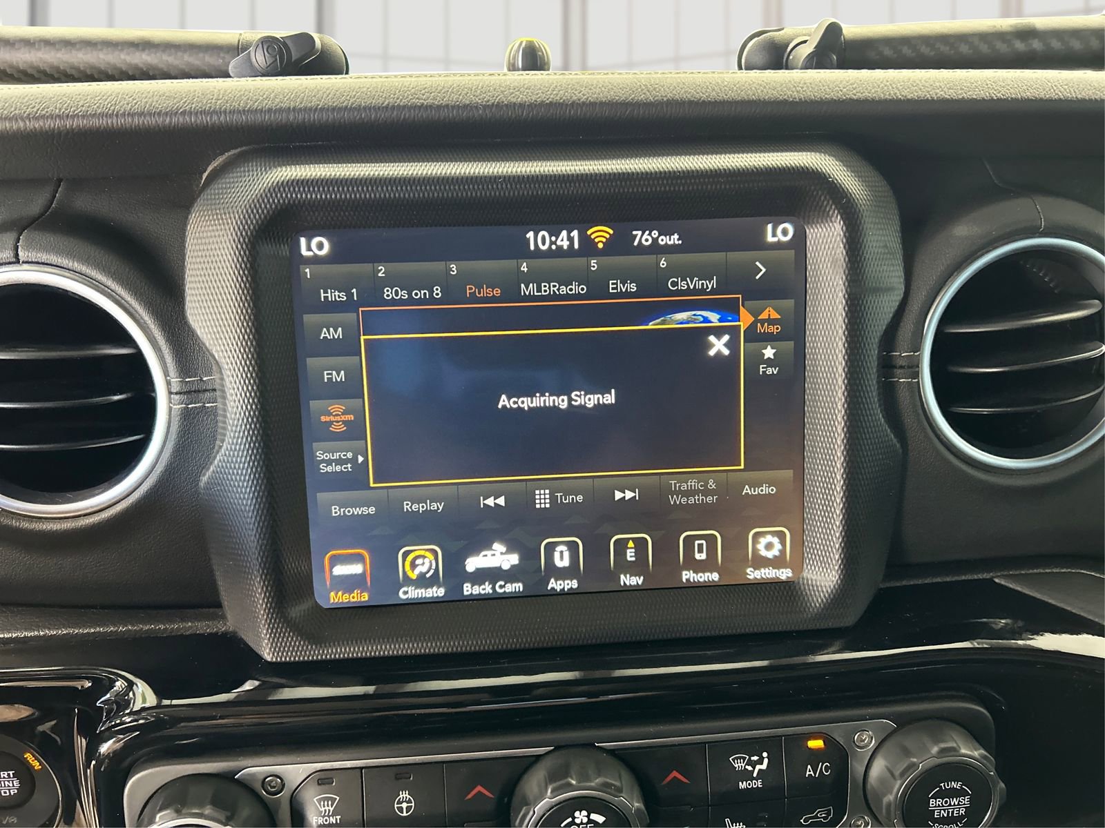 Used 2021 Jeep Gladiator Overland w/ Popular Equipment Package AWD/4WD image 11