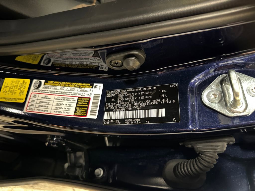 Used 2023 Toyota Highlander XLE image 31