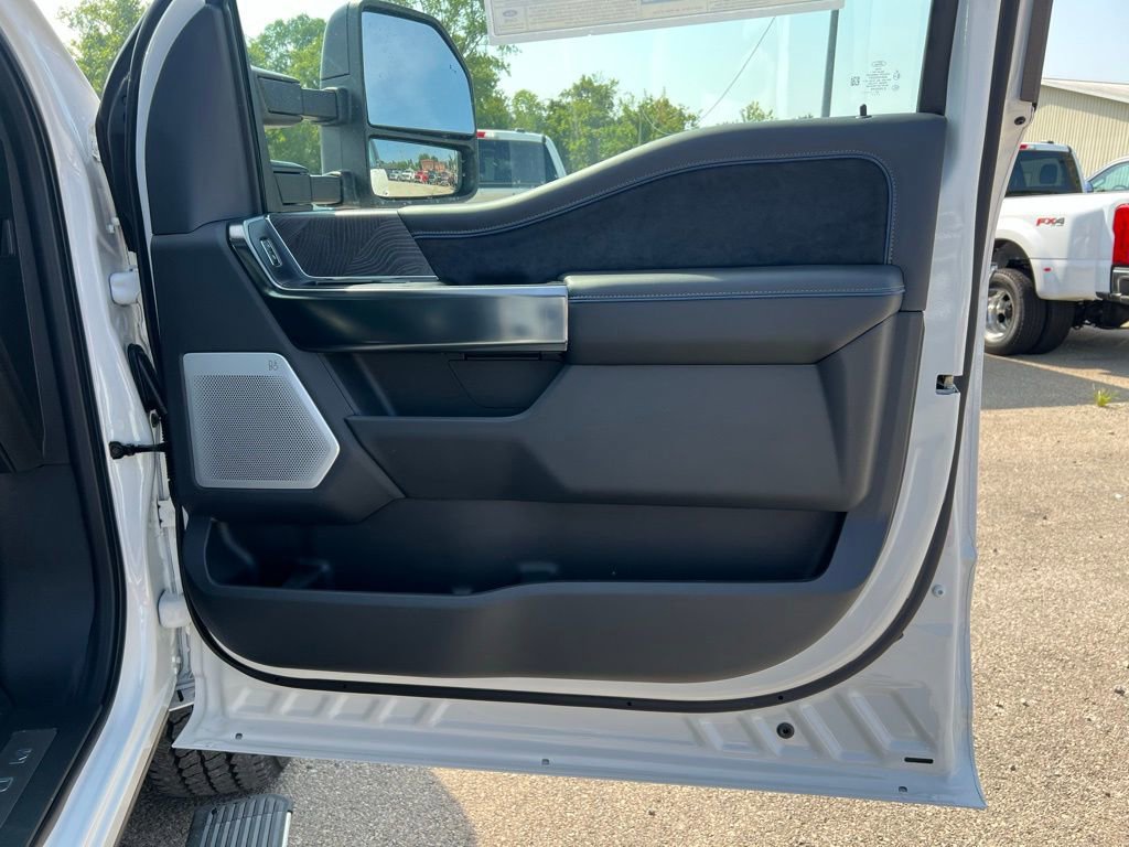 New 2025 Ford F250 Platinum image 22