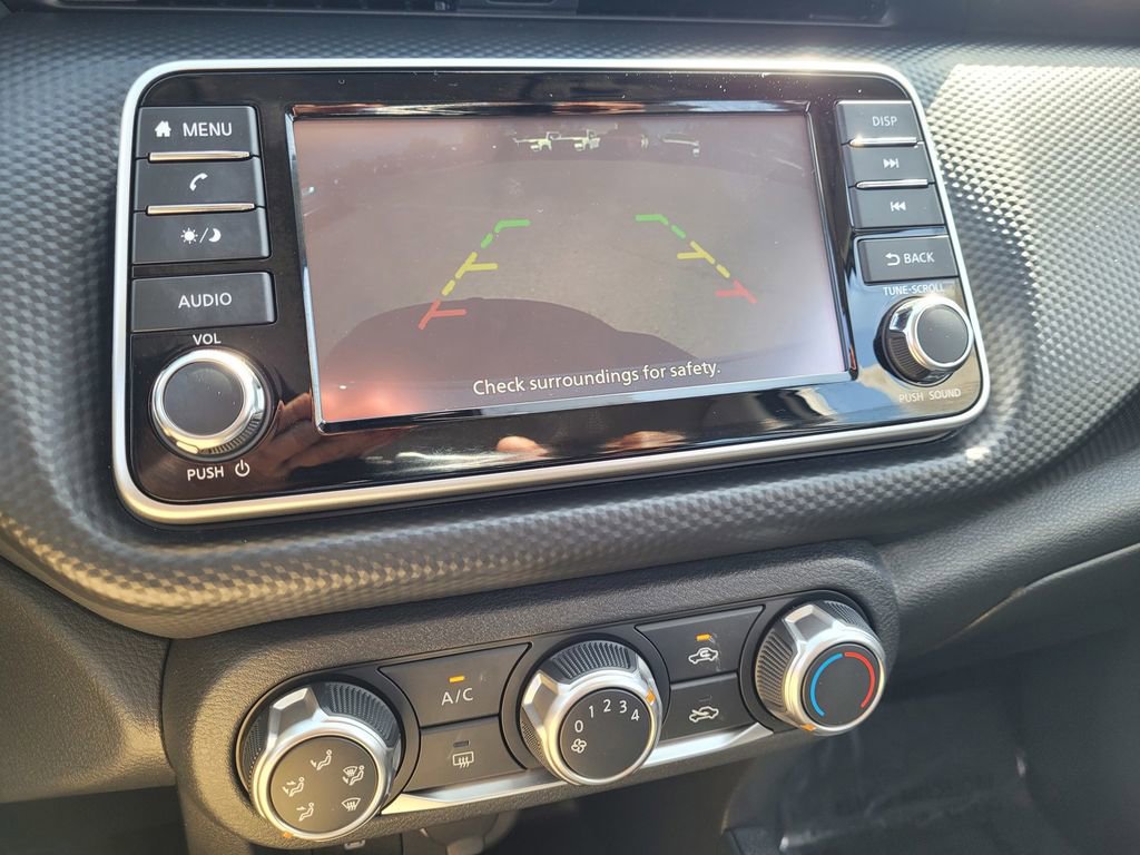 New 2025 Nissan Kicks Play S image 9