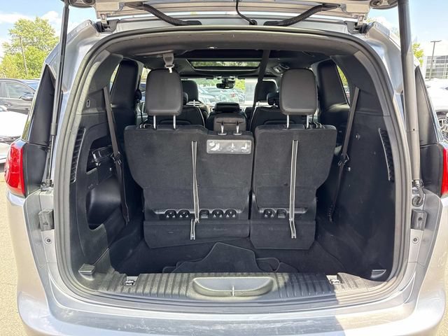 Used 2020 Chrysler Pacifica Touring-L FWD image 12