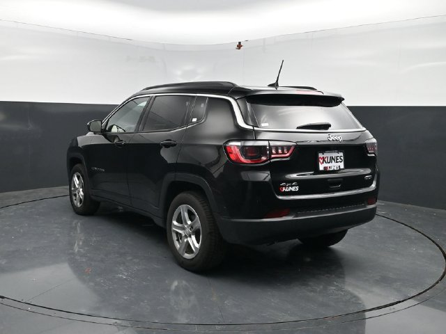 Used 2024 Jeep Compass Latitude AWD/4WD image 6
