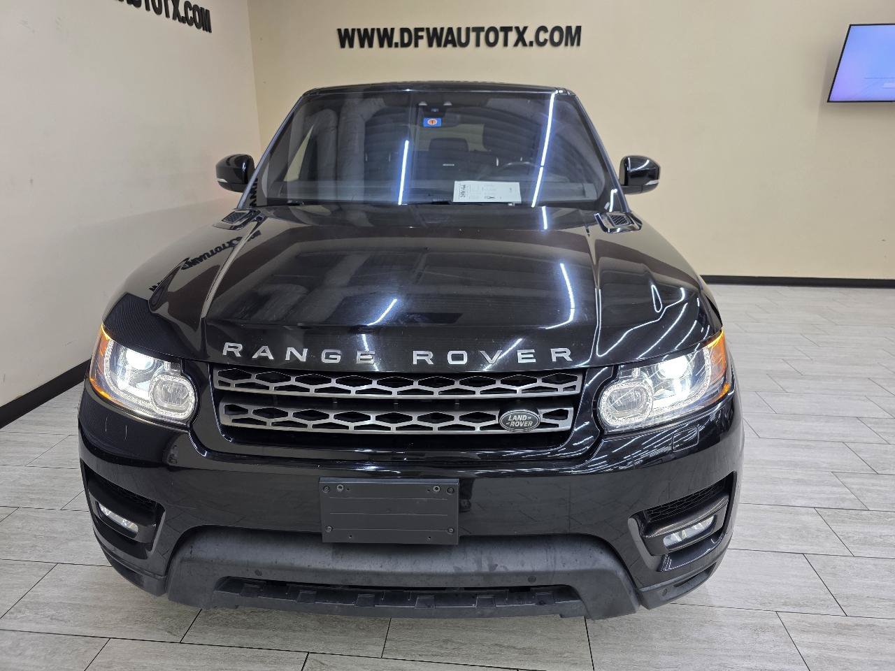 Used 2017 Land Rover Range Rover Sport SE AWD/4WD image 3
