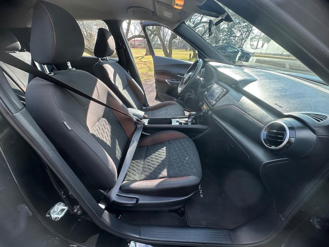 Used 2021 Nissan Kicks SR image 10