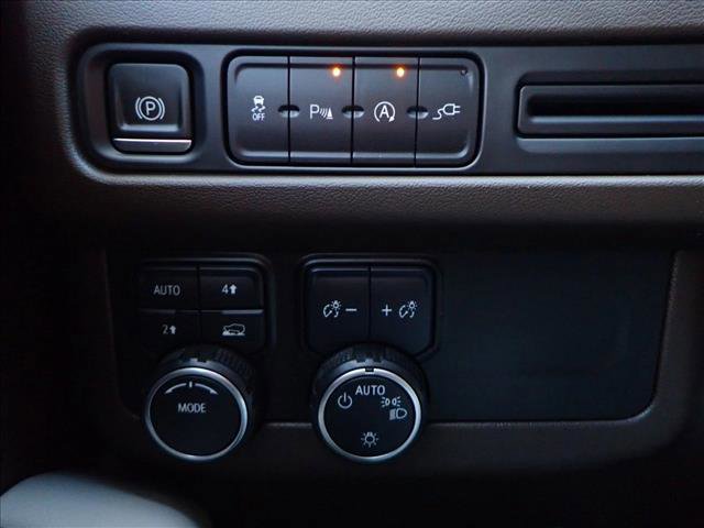 Used 2021 Chevrolet Suburban LT image 23