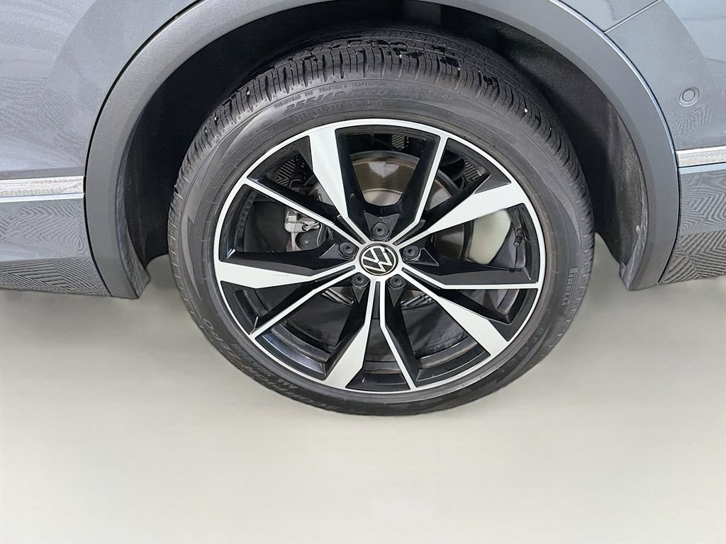 Used 2024 Volkswagen Tiguan SEL R-Line AWD/4WD image 33
