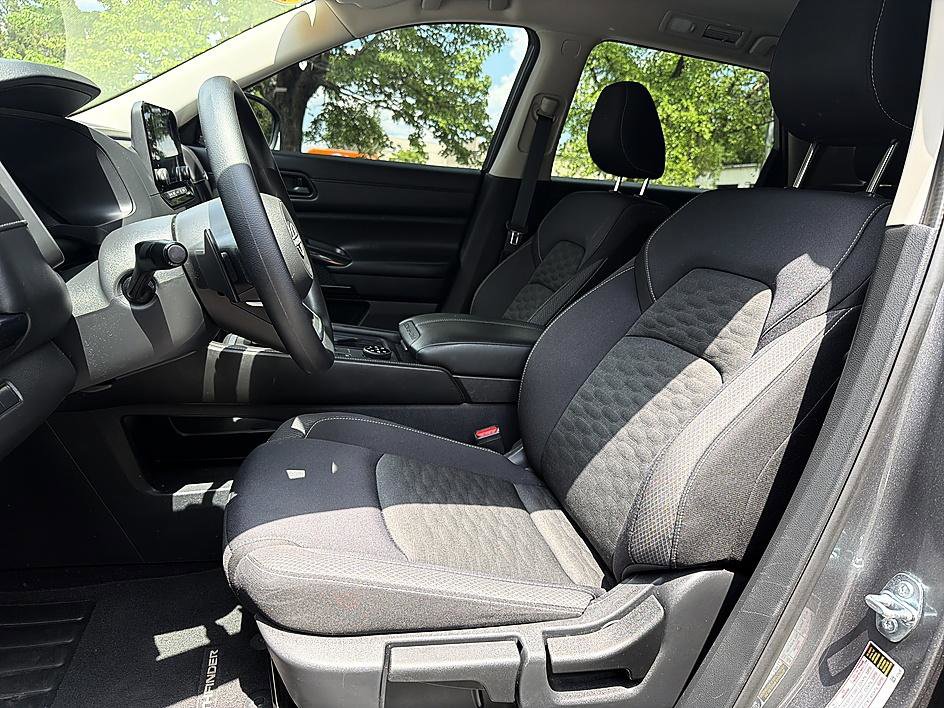 Used 2024 Nissan Pathfinder S AWD/4WD image 11