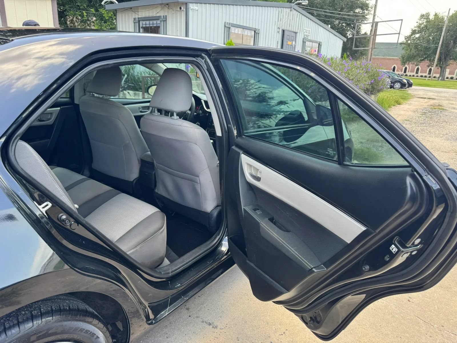 Used 2017 Toyota Corolla LE FWD image 20