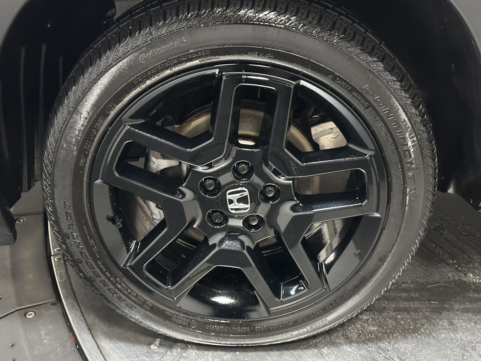 Certified 2024 Honda Passport Black Edition image 18