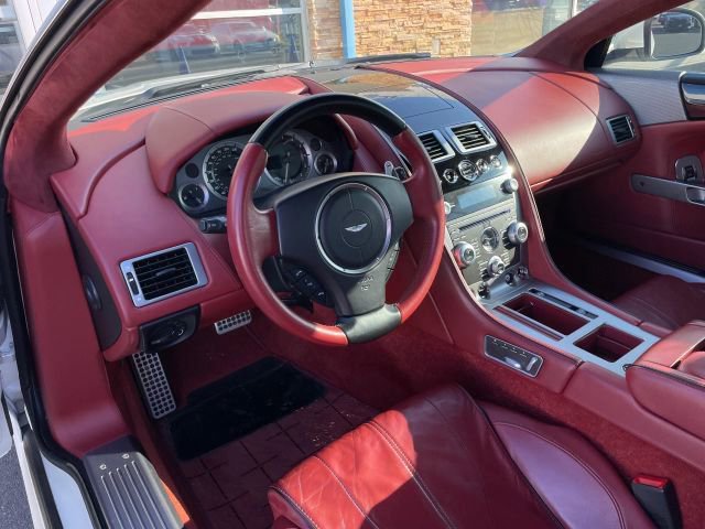 Used 2015 Aston Martin DB9 Coupe image 2