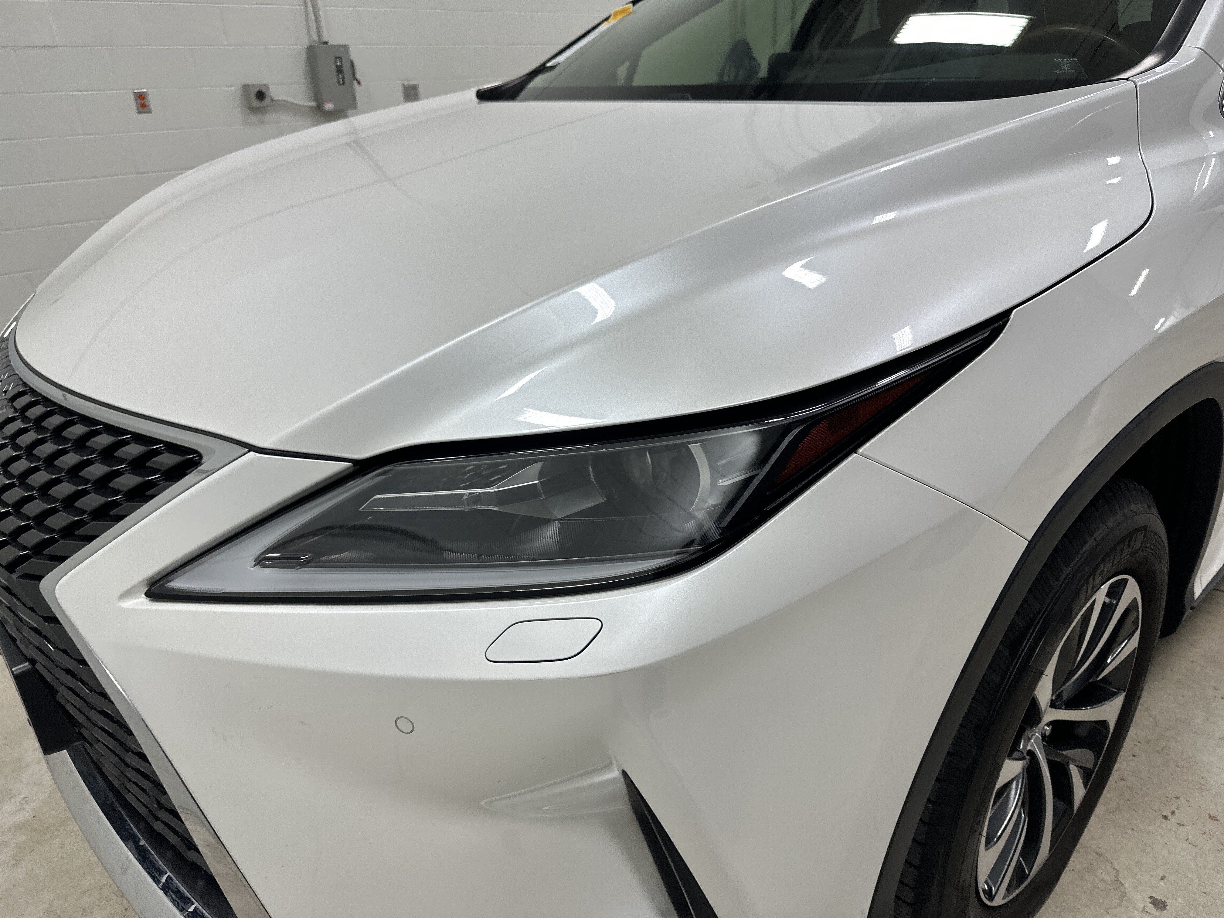 Used 2021 Lexus RX 350L Premium w/ Premium Package AWD/4WD image 6