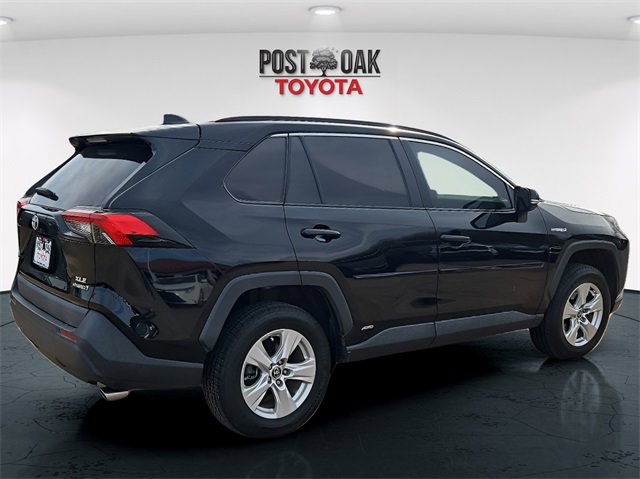 Used 2021 Toyota RAV4 XLE image 7