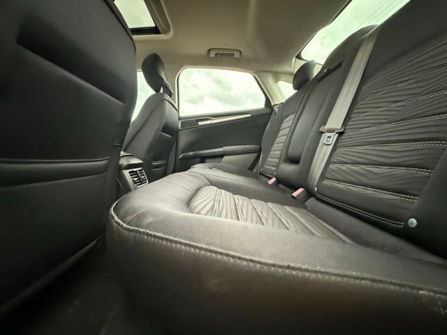 Used 2016 Ford Fusion SE image 21