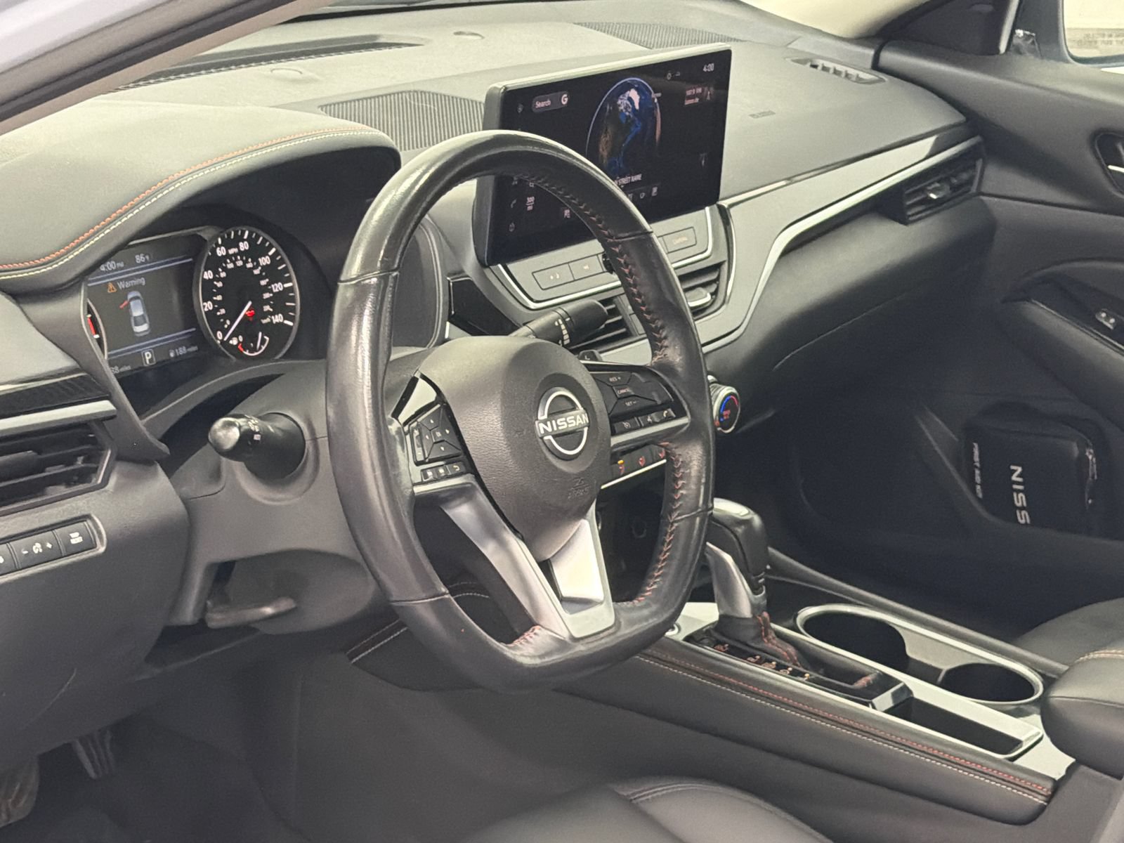 Used 2024 Nissan Altima 2.5 SR w/ SR Premium Package FWD image 13