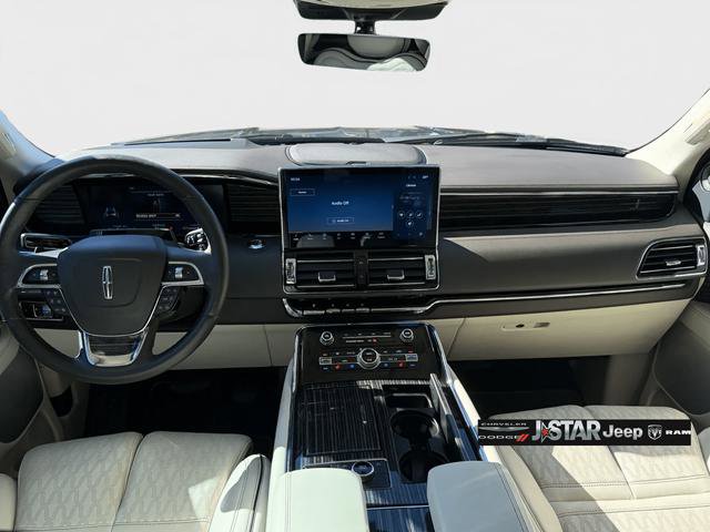 Used 2024 Lincoln Navigator Black Label image 10