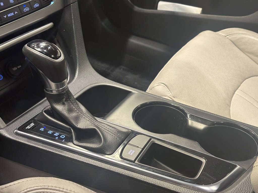 Used 2017 Hyundai Sonata Limited w/ Cargo Package image 12