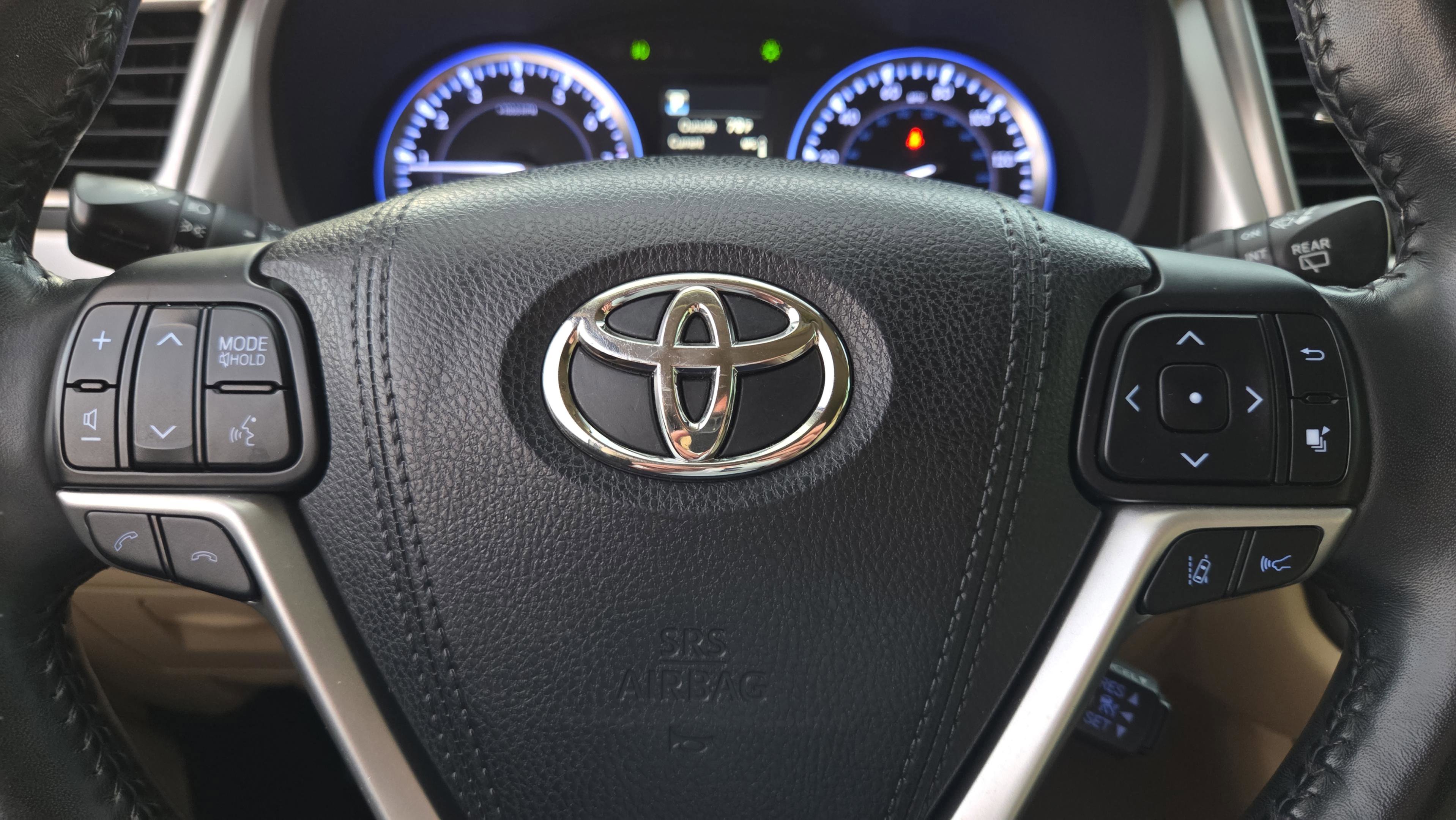 Used 2018 Toyota Highlander Limited Platinum image 40