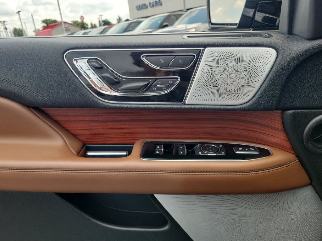 Certified 2024 Lincoln Navigator L Reserve AWD/4WD image 20