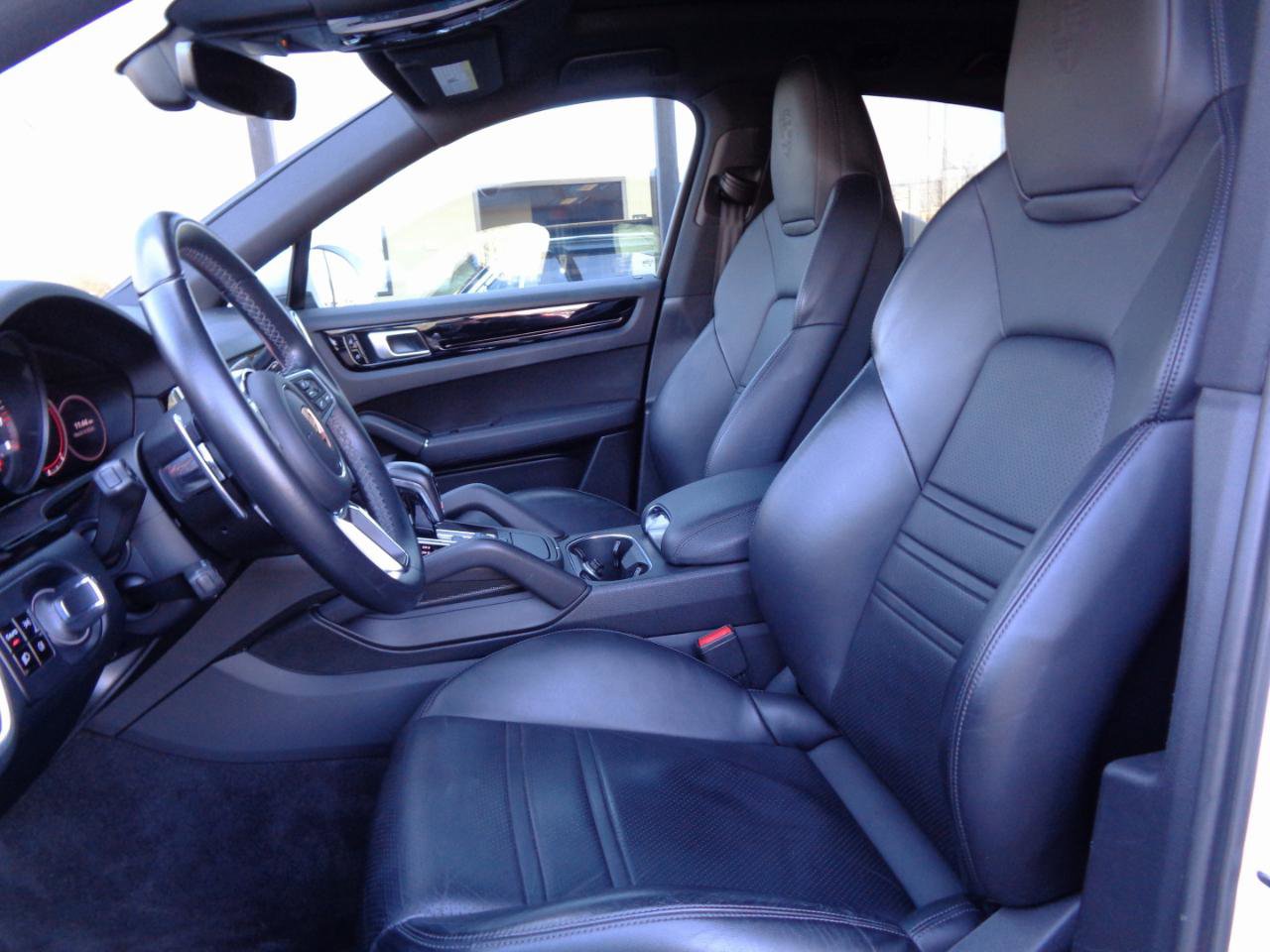 Used 2020 Porsche Cayenne Coupe AWD image 9
