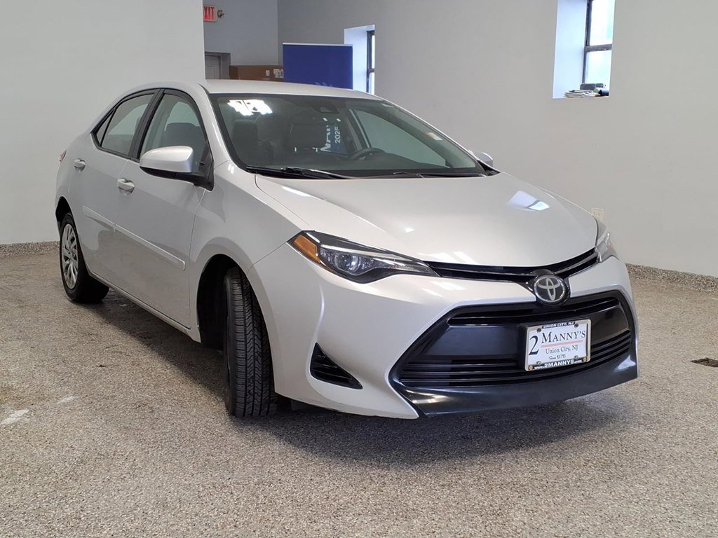 Used 2017 Toyota Corolla LE w/ Body Protection Package FWD image 3