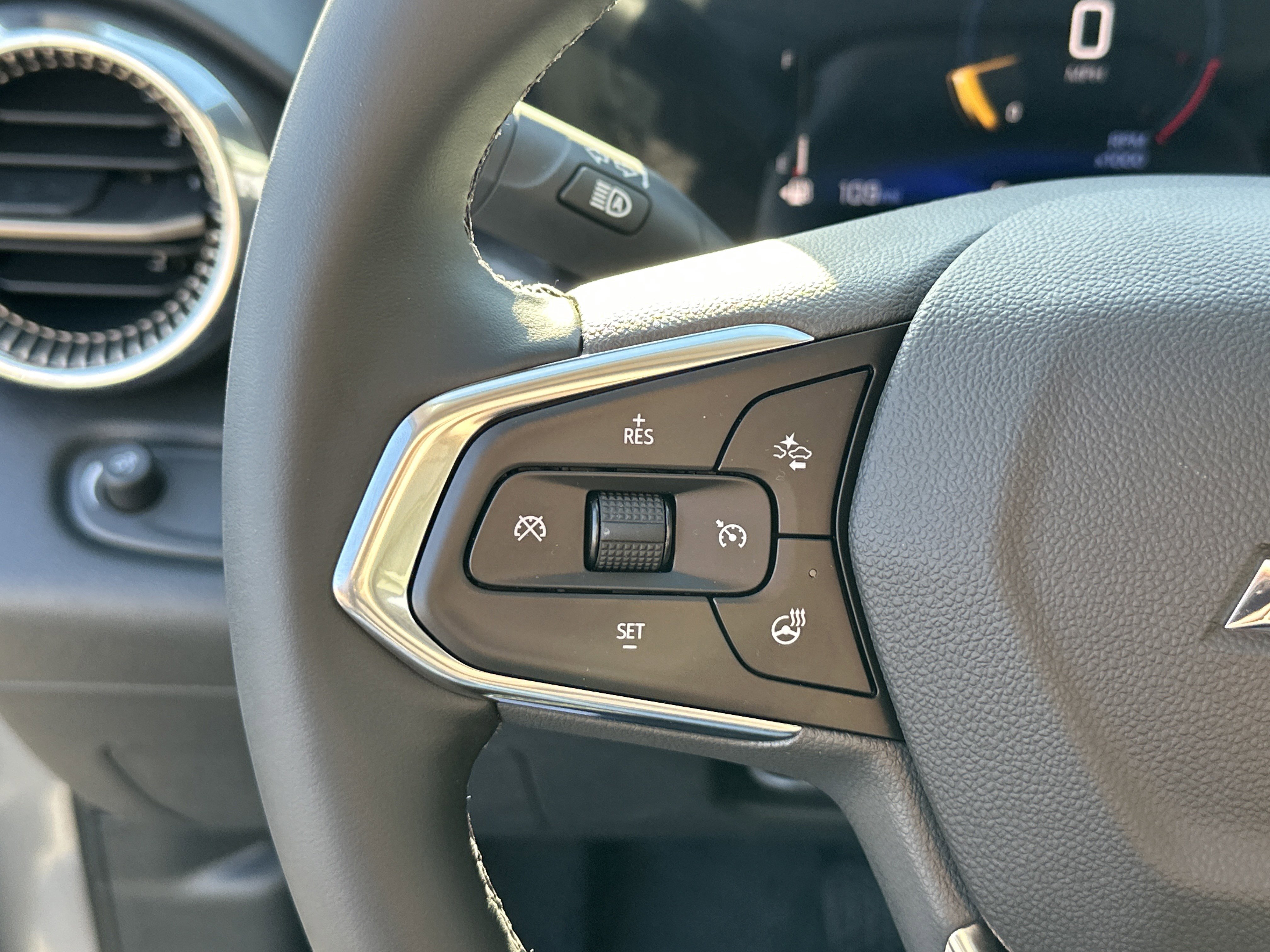 New 2026 Chevrolet Trax ACTIV w/ Sunroof Package image 16