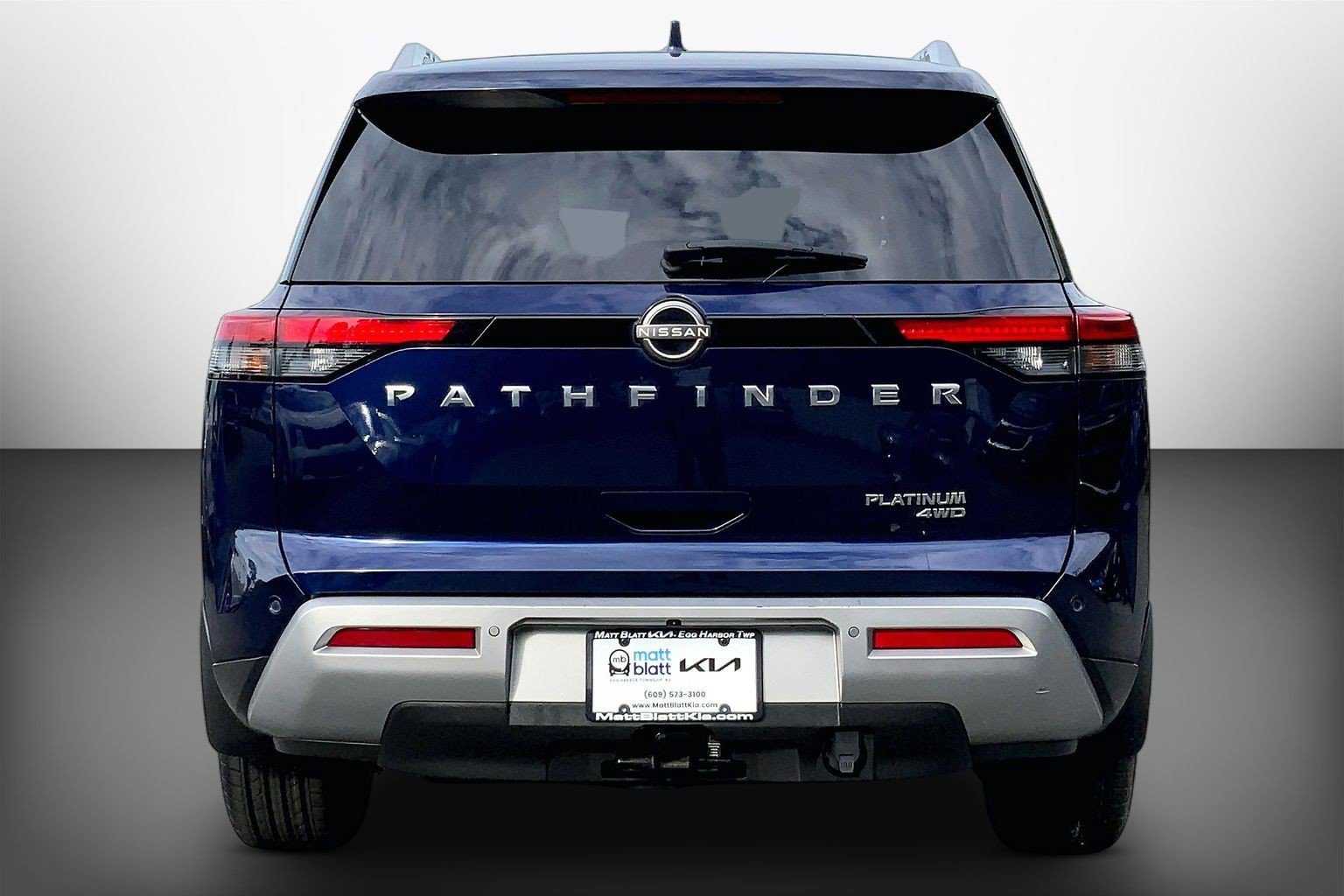 Used 2022 Nissan Pathfinder Platinum w/ Cargo Package AWD/4WD image 7