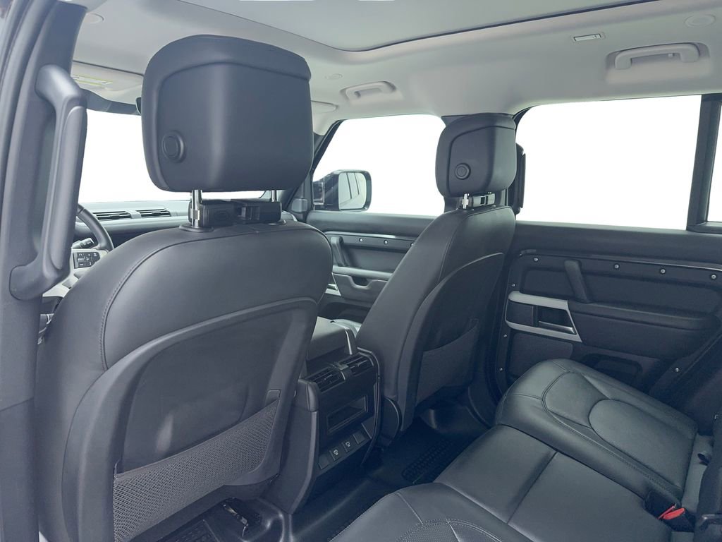 Used 2024 Land Rover Defender 110 S image 14