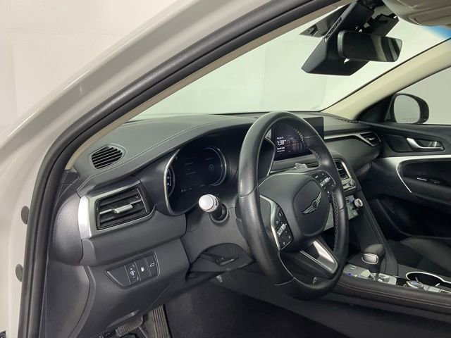 Used 2025 Genesis G70 2.5T image 19