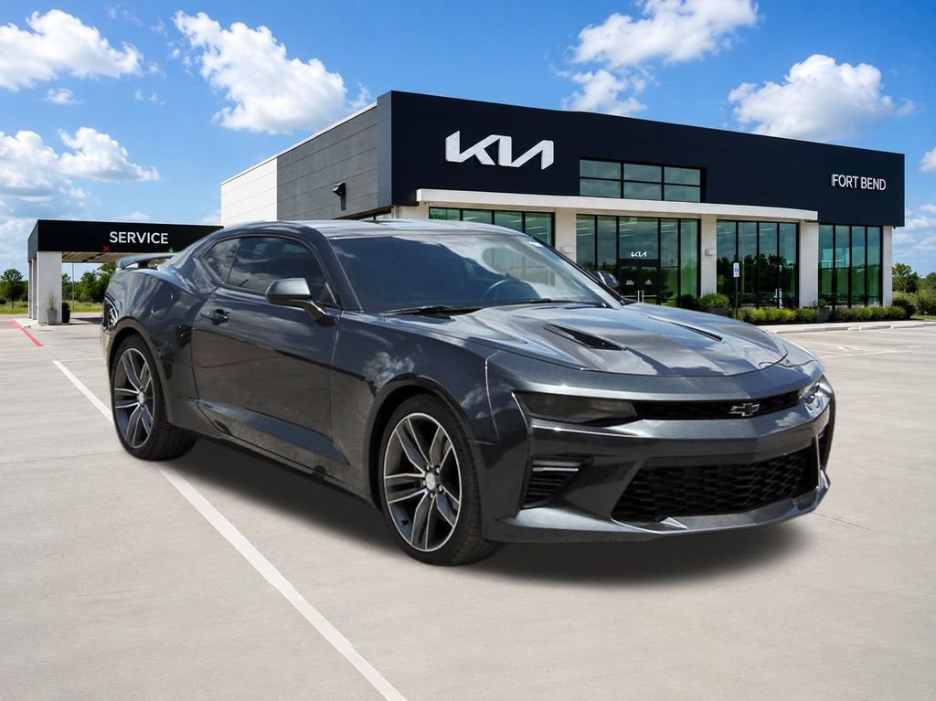 Used 2016 Chevrolet Camaro SS RWD image 3