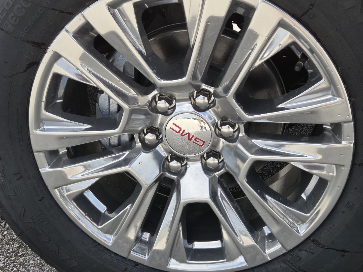 New 2026 GMC Yukon XL Denali w/ Sun & Power Step Package AWD/4WD image 13