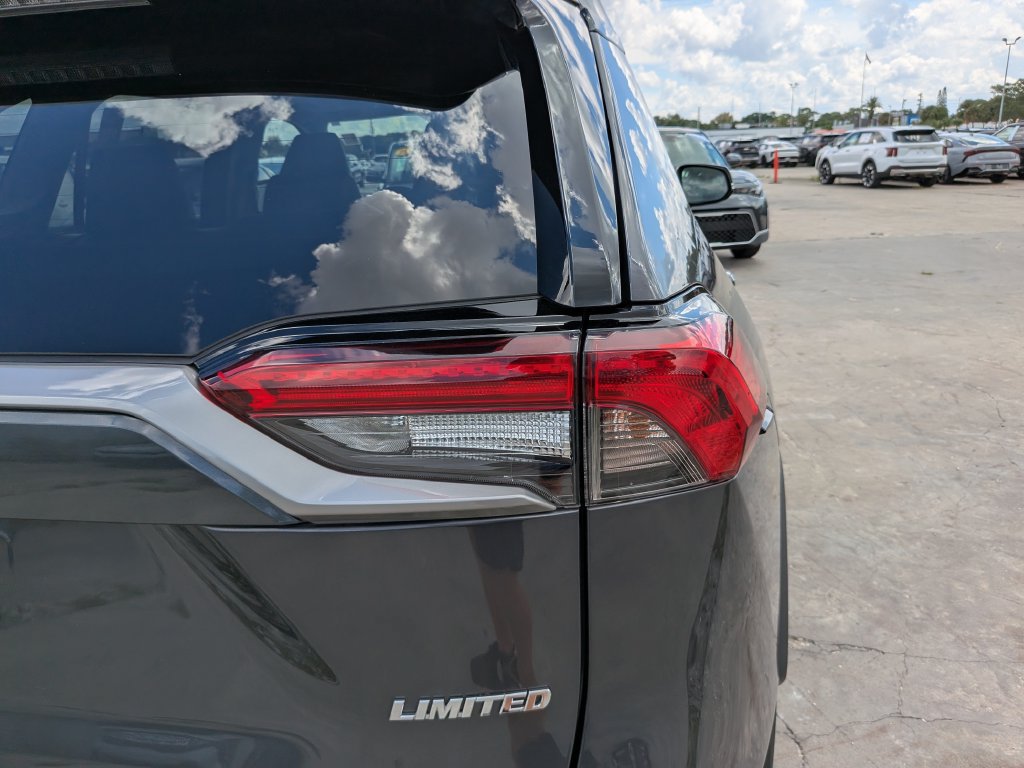 Used 2025 Toyota RAV4 Limited FWD image 11