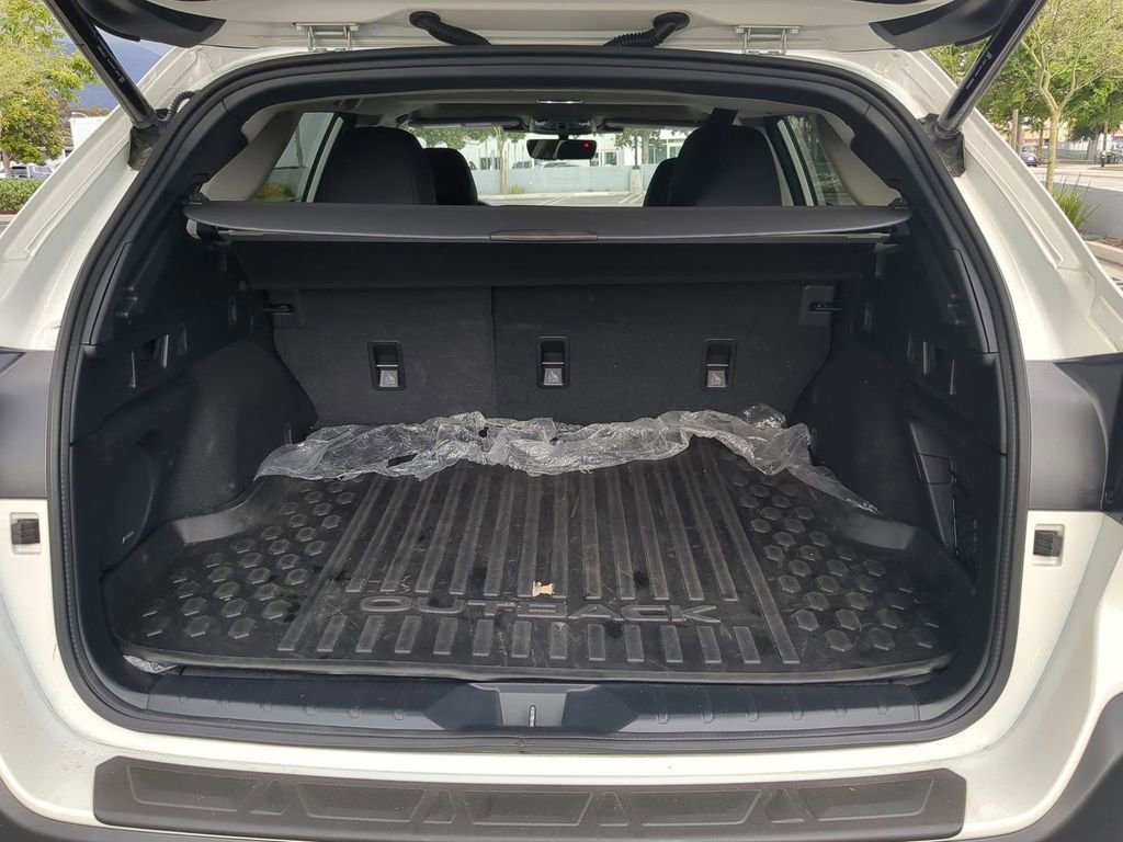 Used 2024 Subaru Outback Onyx Edition AWD/4WD image 30