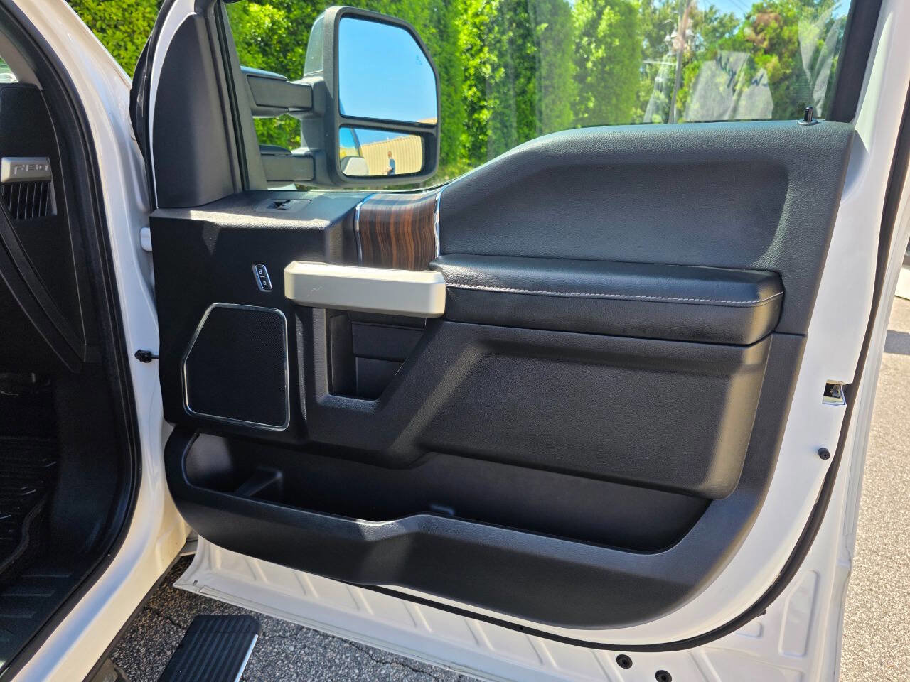 Used 2016 Ford F150 Lariat w/ Equipment Group 502A Luxury AWD/4WD image 41